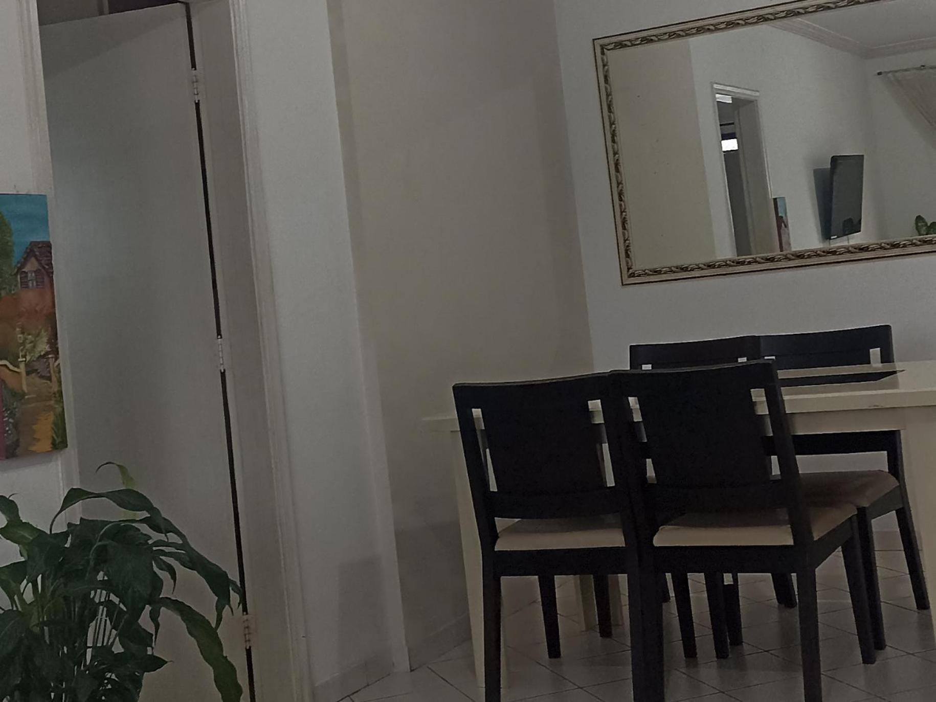 Apartamento Ap Amplo E Muito Arejado *